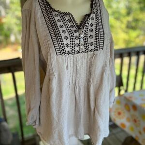 Chic Embroidered Linen Blouse with Black Detailing